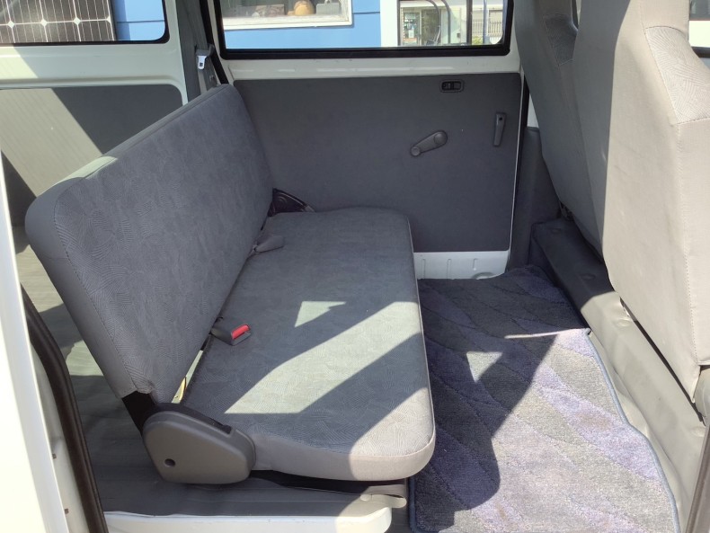 内装後方シート