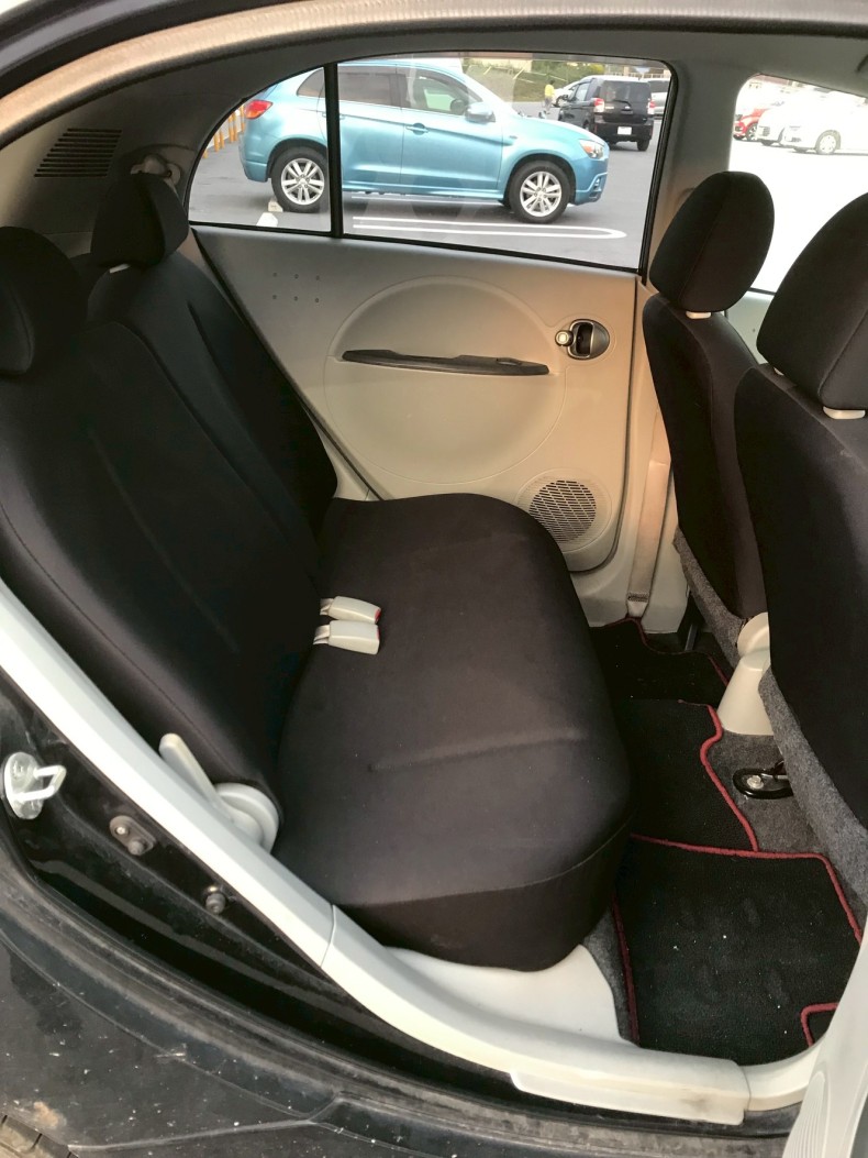 内装後方シート