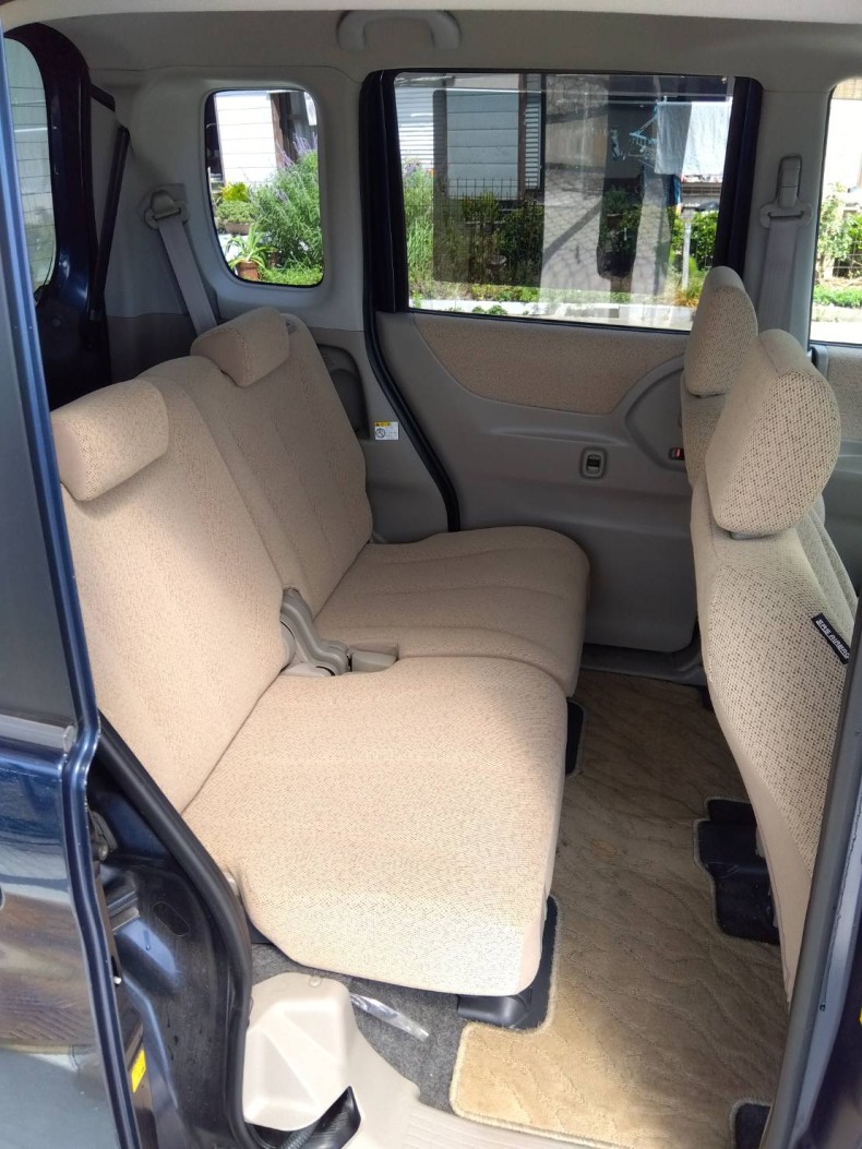 内装後方シート