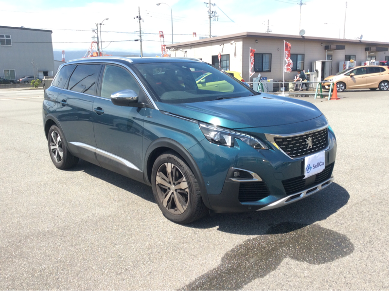 exterior_right_front