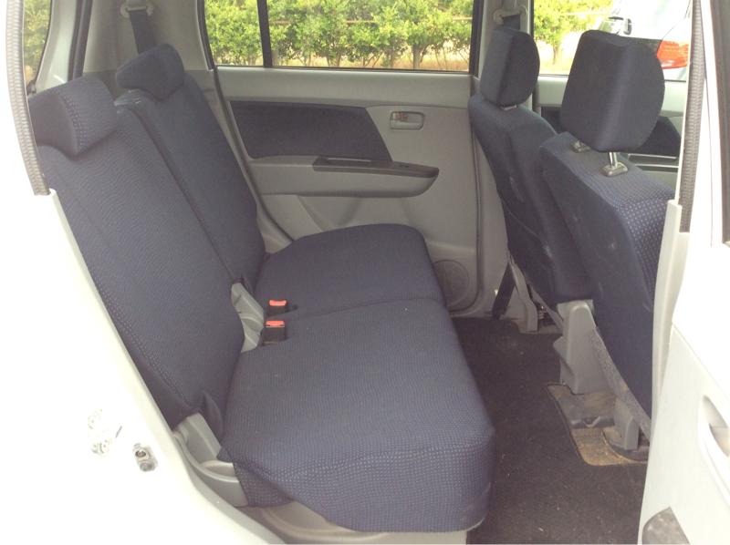 内装後方シート