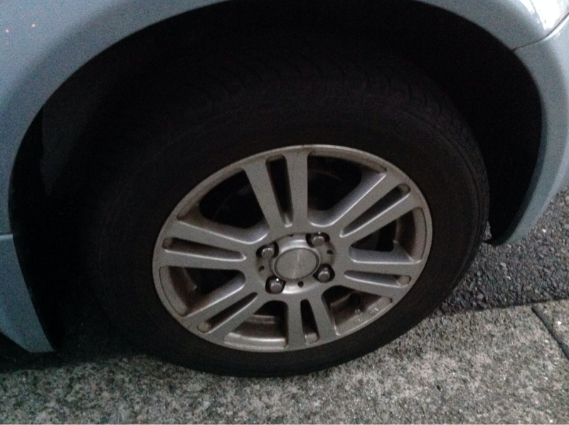 タイヤホイール前