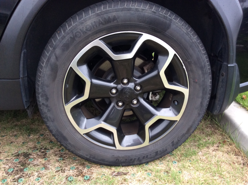 タイヤホイール前