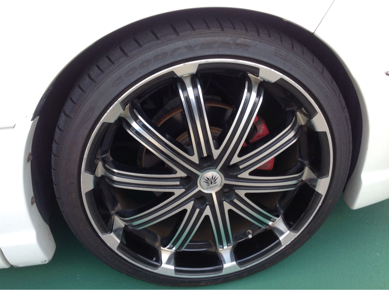 タイヤホイール前