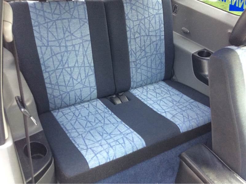 内装後方シート