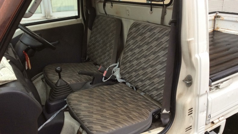 内装後方シート