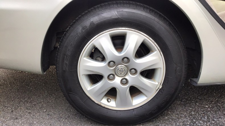 タイヤホイール前