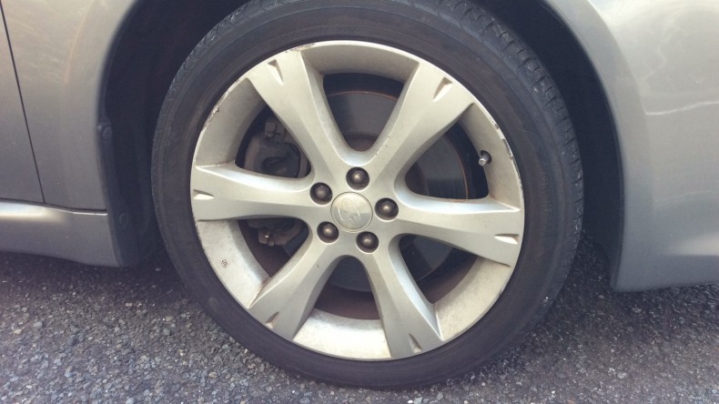 タイヤホイール前