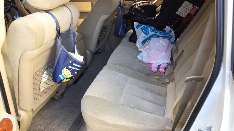 内装後方シート