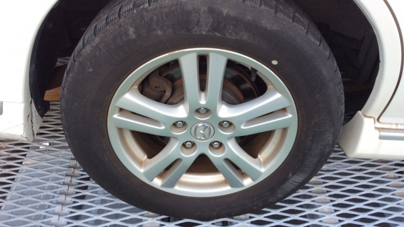 タイヤホイール前