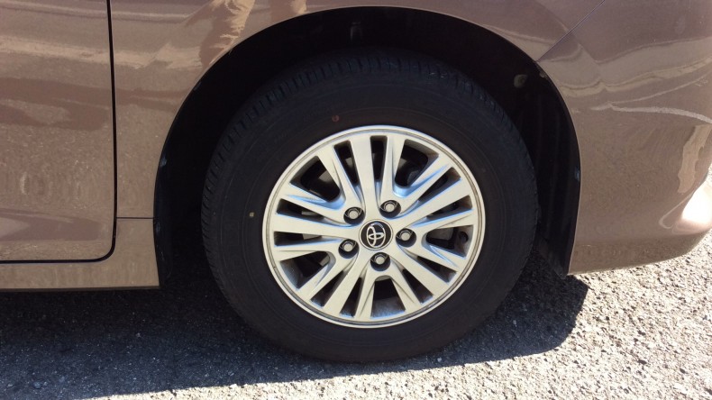 タイヤホイール前