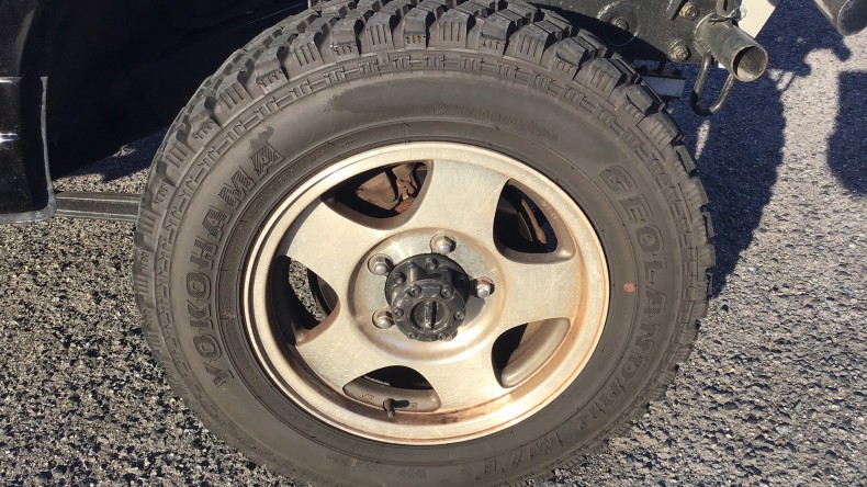 タイヤホイール前