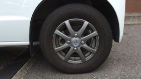 タイヤホイール前