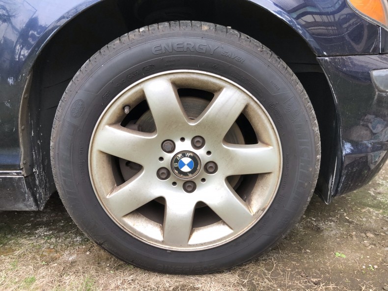 タイヤホイール前