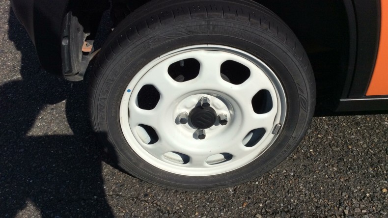 タイヤホイール前