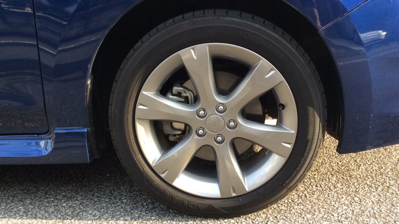 タイヤホイール前