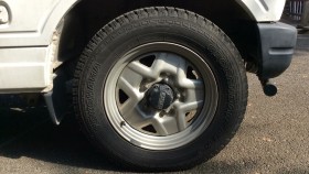 タイヤホイール前