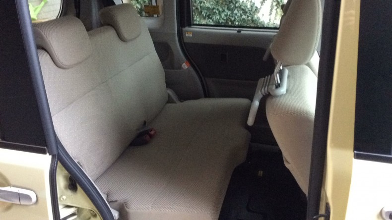 内装後方シート