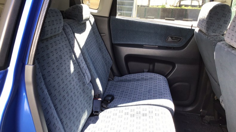 内装後方シート