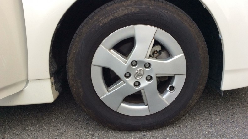 タイヤホイール前