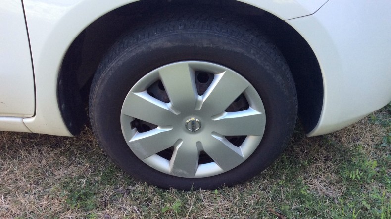 タイヤホイール前