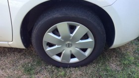 タイヤホイール前