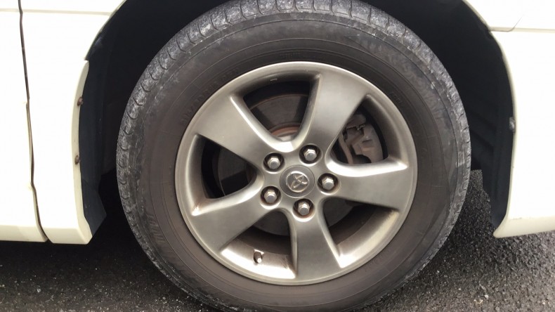 タイヤホイール前