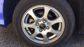 タイヤホイール前