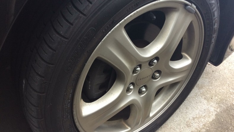 タイヤホイール前