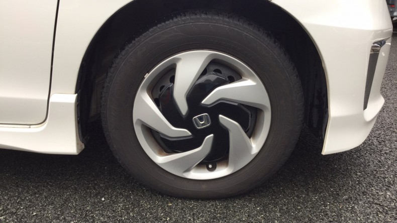 タイヤホイール前