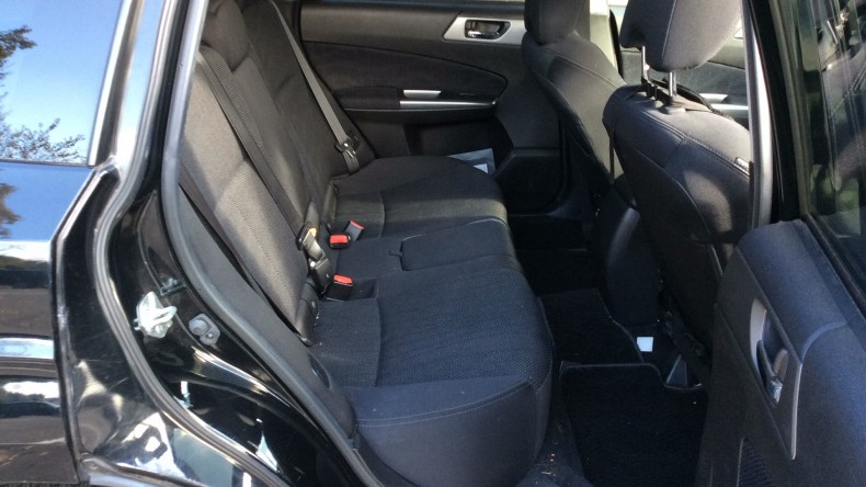 内装後方シート