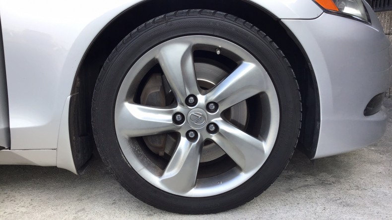 タイヤホイール前