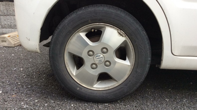 タイヤホイール前