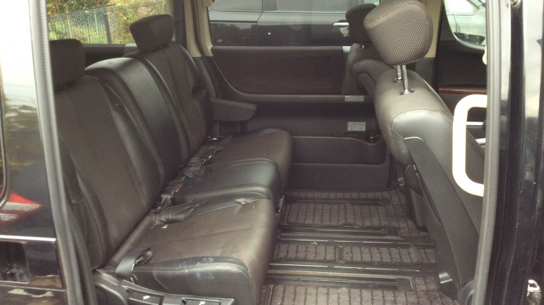 内装後方シート