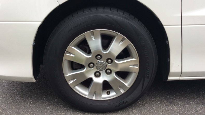 タイヤホイール前