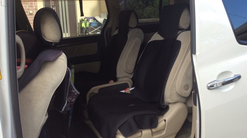 内装後方シート