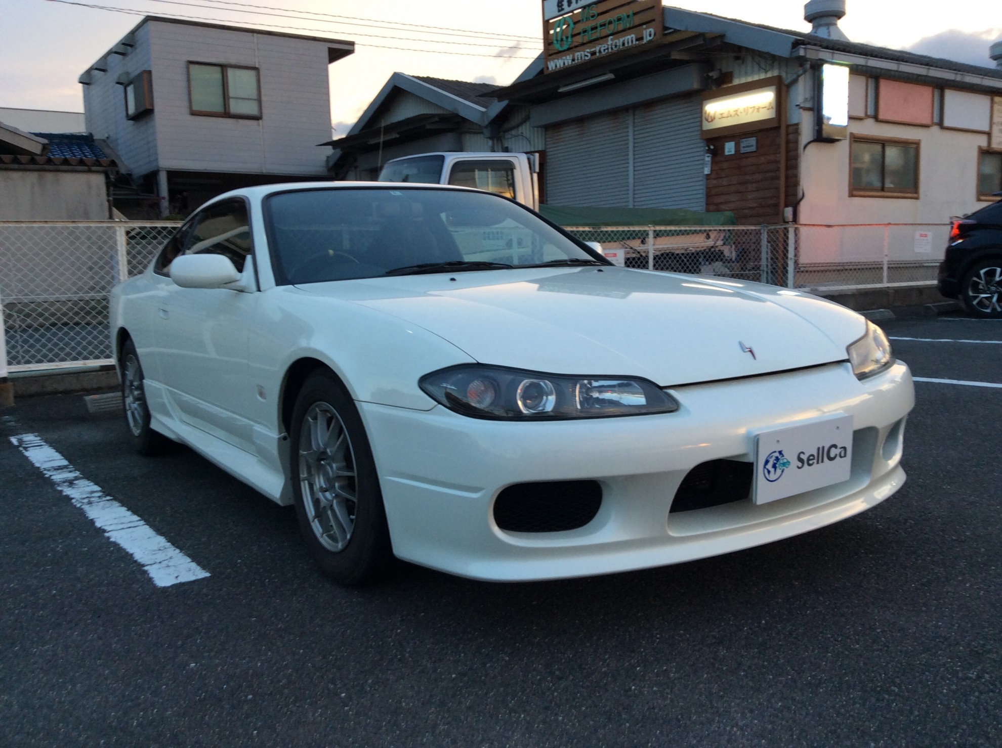 外装右前