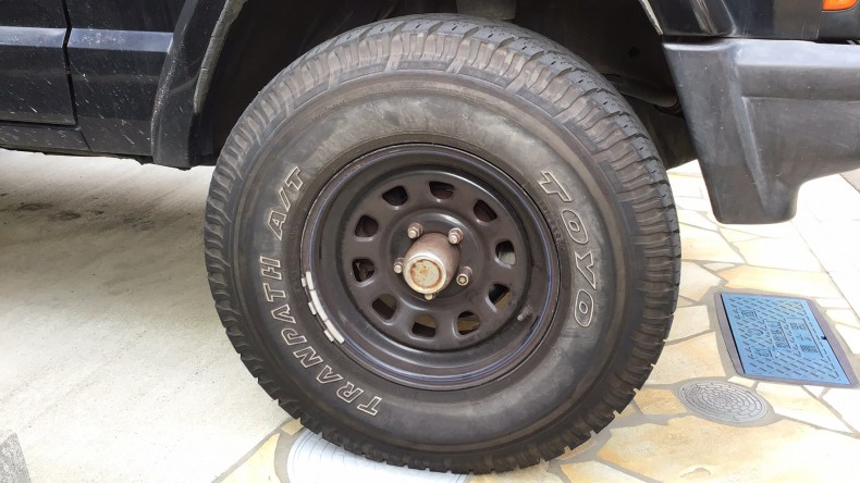 タイヤホイール前