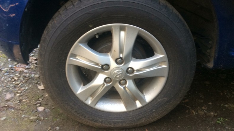 タイヤホイール前