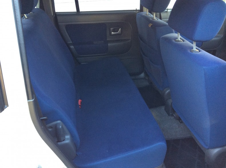 内装後方シート