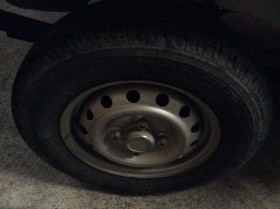 タイヤホイール前