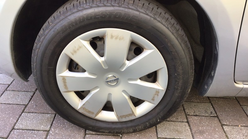 タイヤホイール前