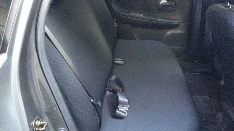 内装後方シート