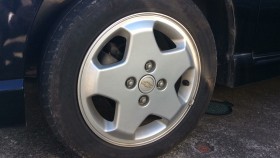 タイヤホイール前