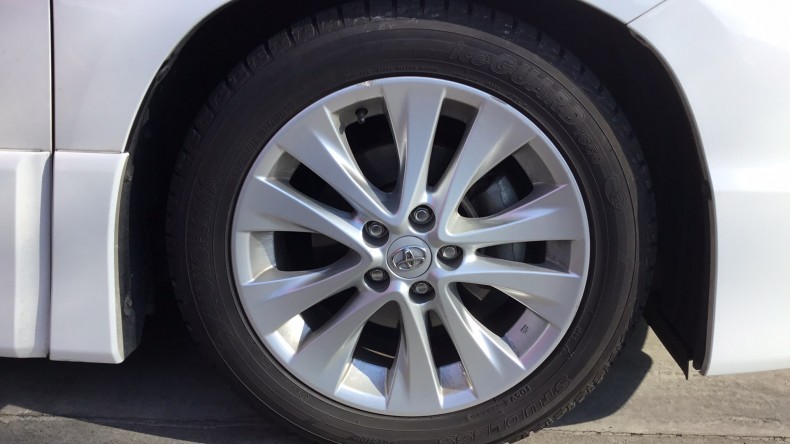 タイヤホイール前