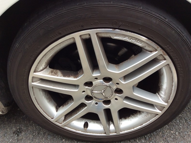 タイヤホイール前