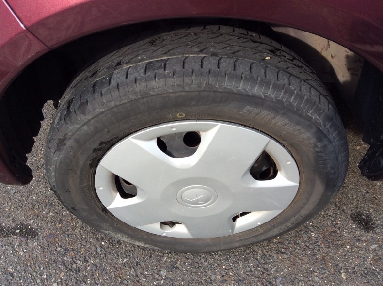 タイヤホイール前