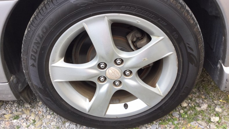 タイヤホイール前