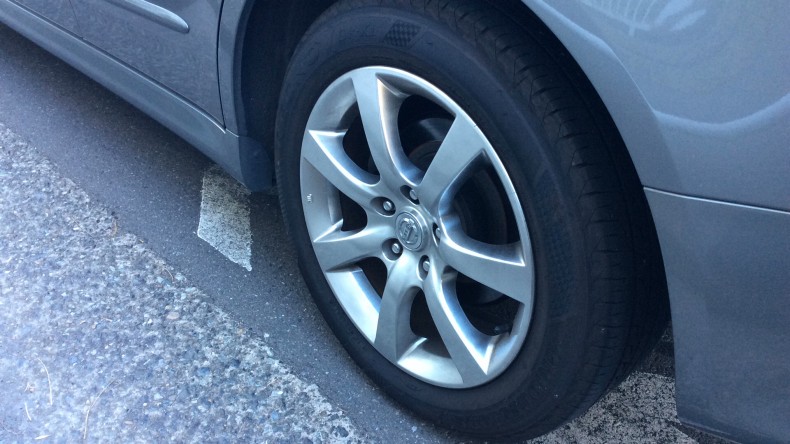 タイヤホイール前