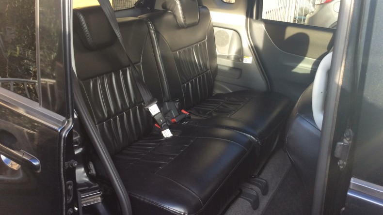 内装後方シート